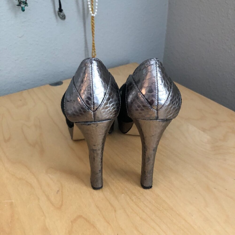 Audrey Brooke Berry 2 Suede Leather Platform Pumps Women's 6.5 Black & Silver - Picture 4 of 8